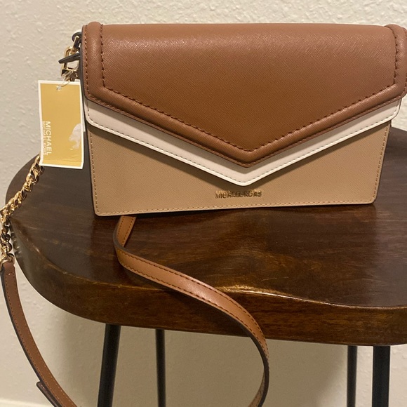 Michael KORS - Picture 1 of 8